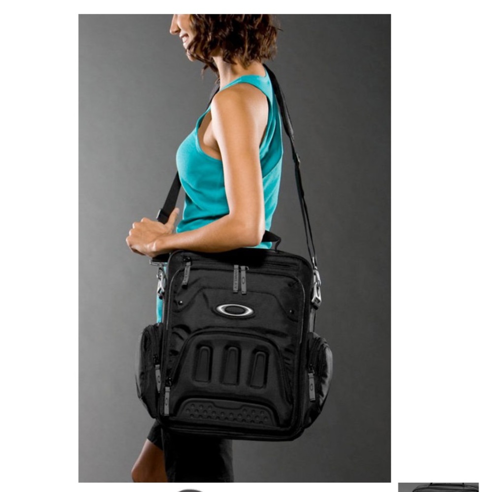 Oakley vertical computer bag